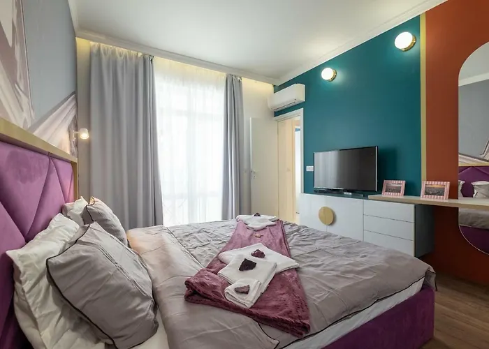 Vitosha Blvd 3-Bedroom, 2-Bathroom Lux Suite