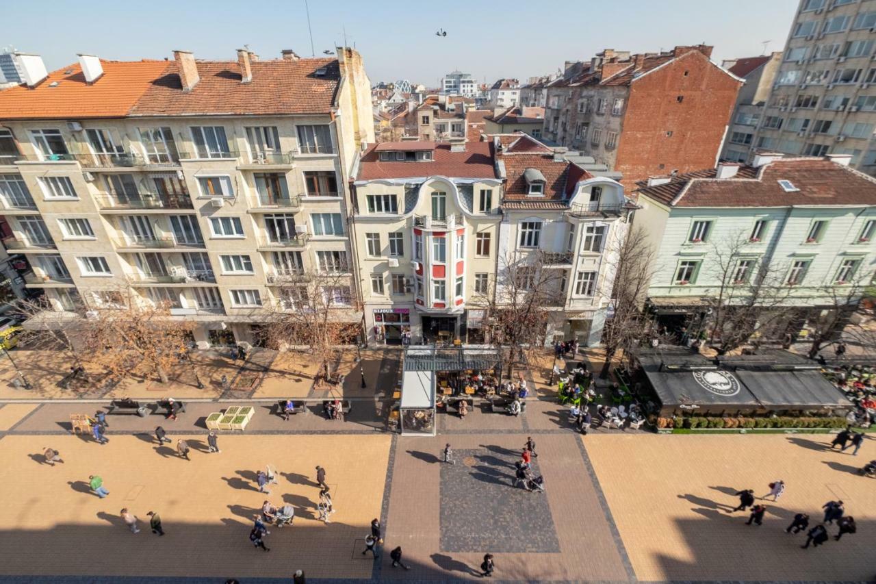 Vitosha Blvd 3-bedroom, 2-bathroom Lux Apartment Sofia