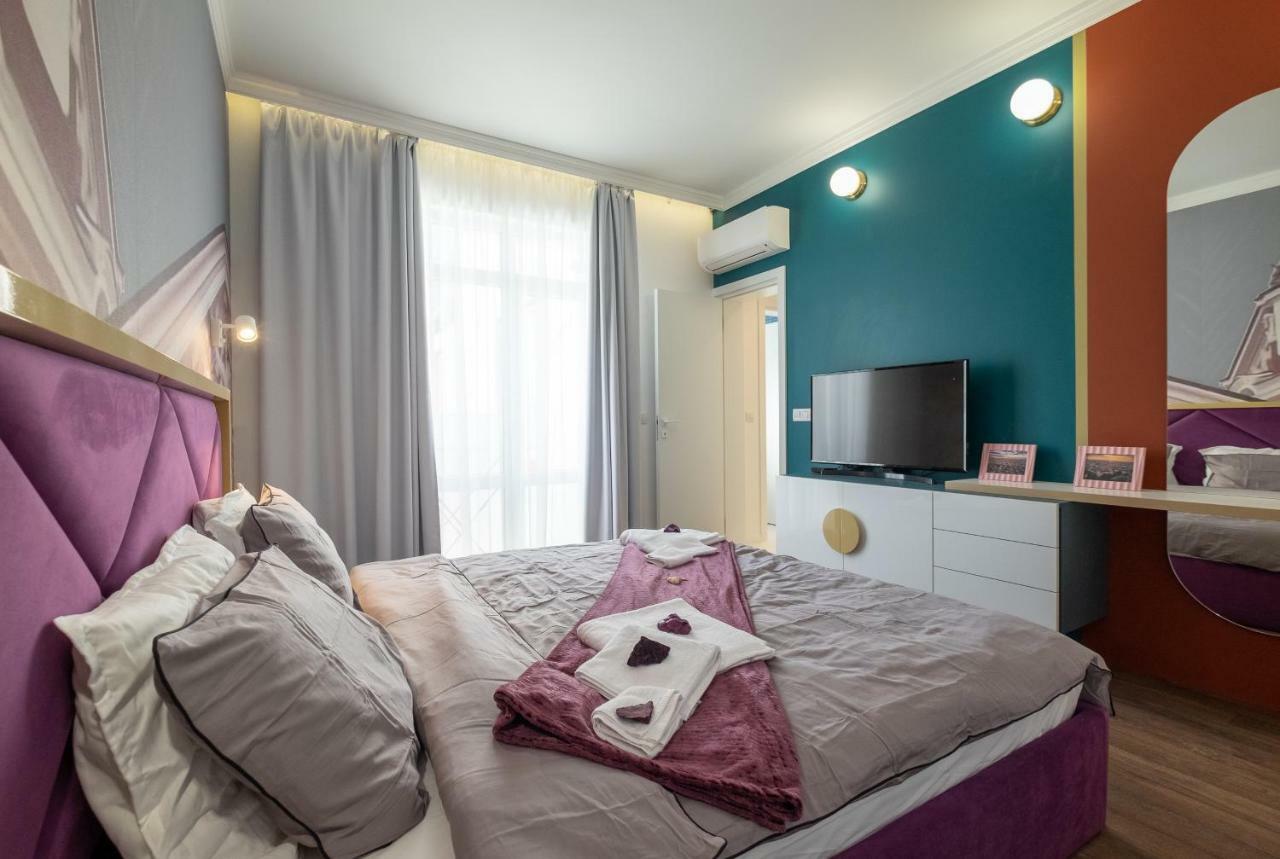 Vitosha Blvd 3-bedroom, 2-bathroom Lux Apartment Sofia